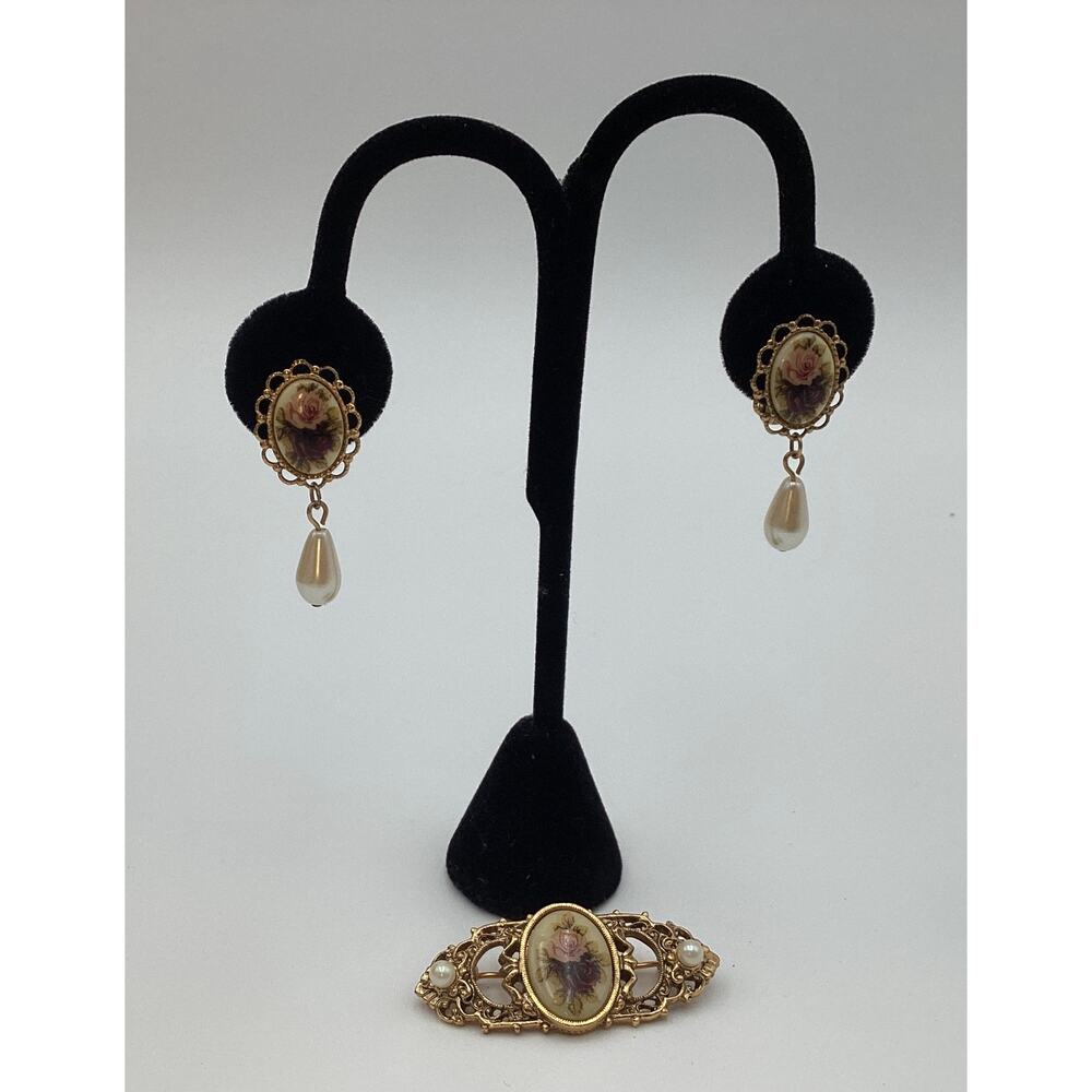Vintage Victorian Revival Floral Cameo Jewelry Set -Brooch and clip on earrings - Picture 2 of 5